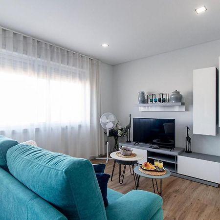 Downtown 1Br Apartment W/ Balcony By Lovelystay Porto Eksteriør bilde