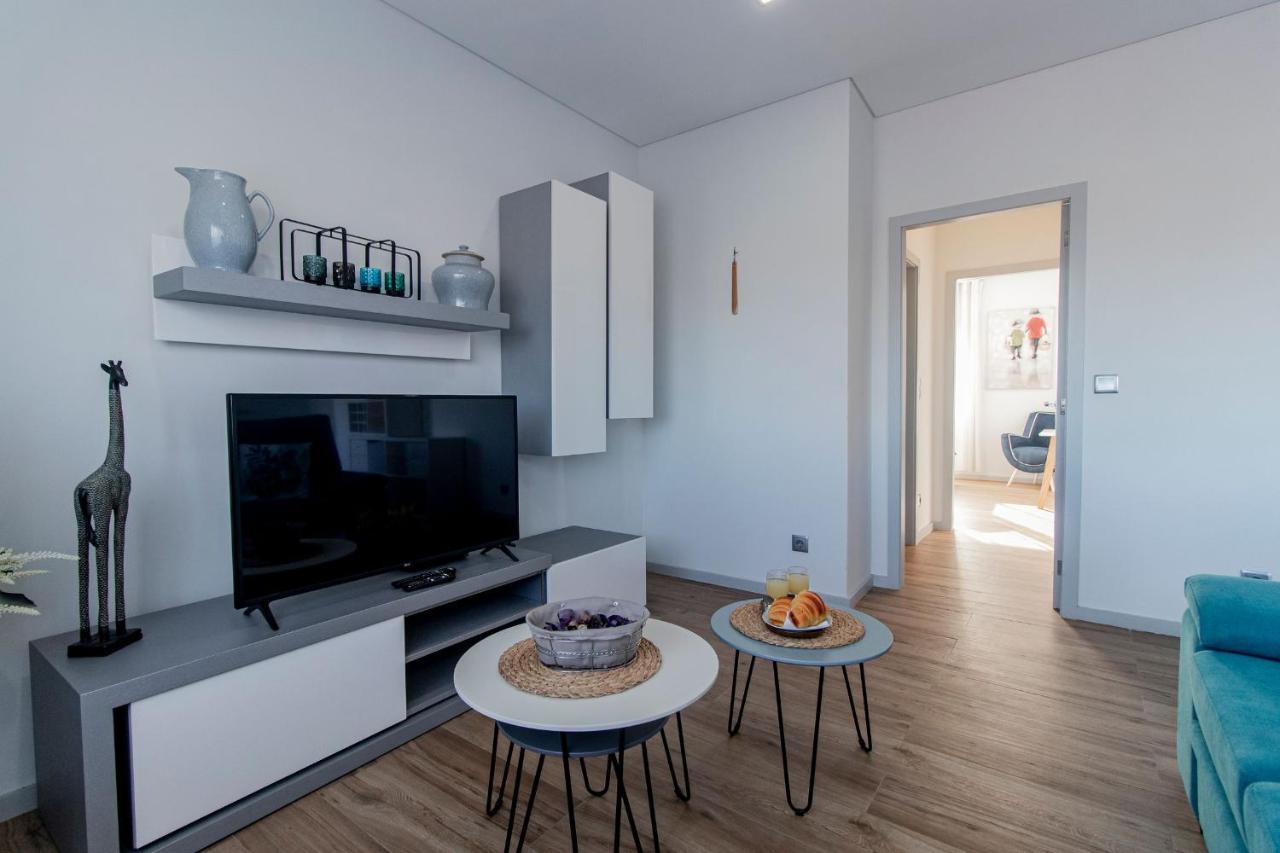 Downtown 1Br Apartment W/ Balcony By Lovelystay Porto Eksteriør bilde