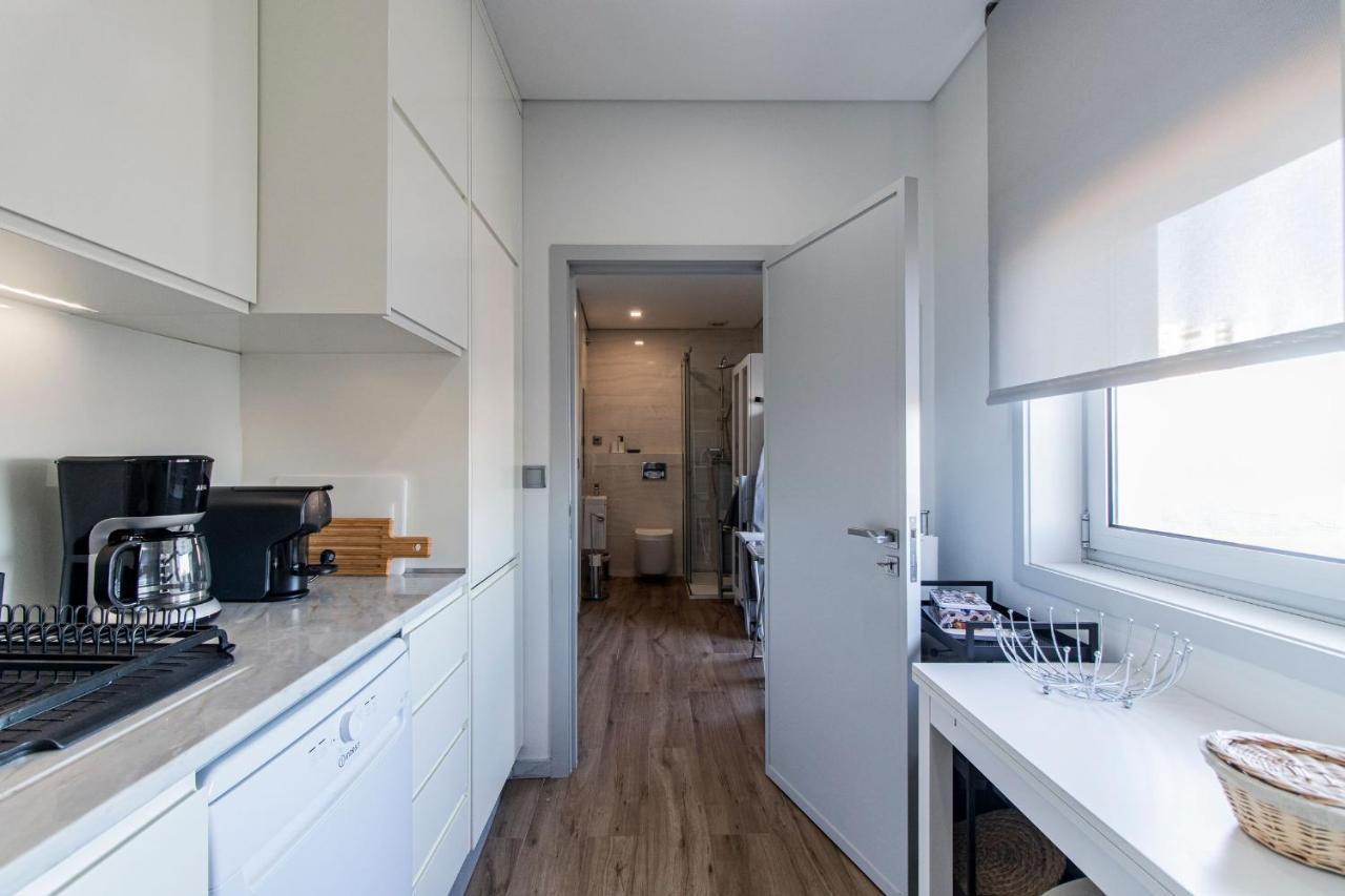 Downtown 1Br Apartment W/ Balcony By Lovelystay Porto Eksteriør bilde