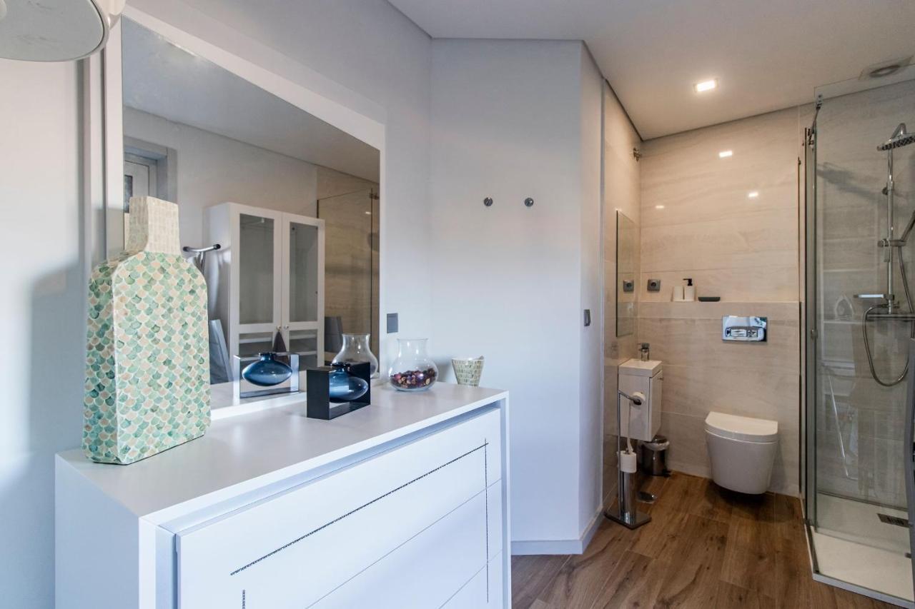 Downtown 1Br Apartment W/ Balcony By Lovelystay Porto Eksteriør bilde