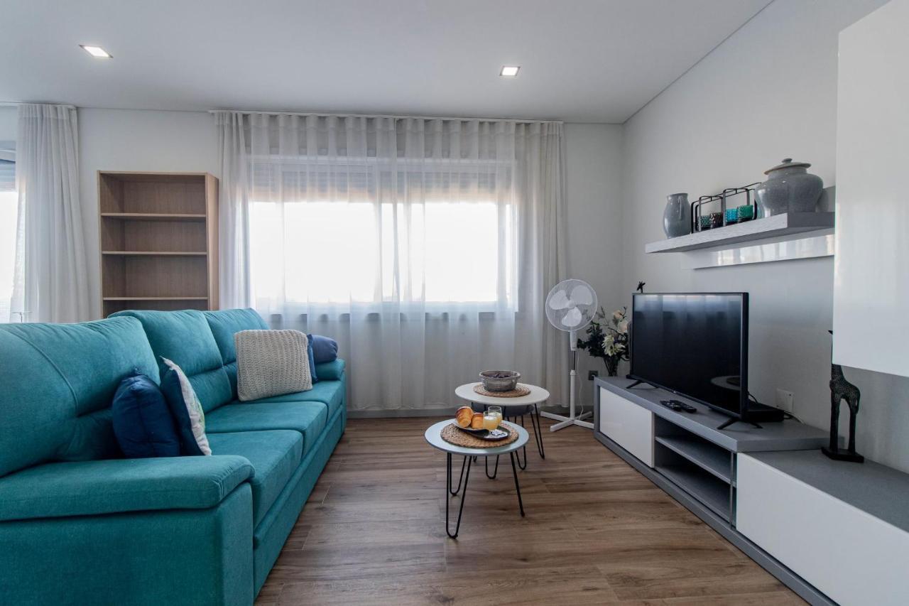 Downtown 1Br Apartment W/ Balcony By Lovelystay Porto Eksteriør bilde