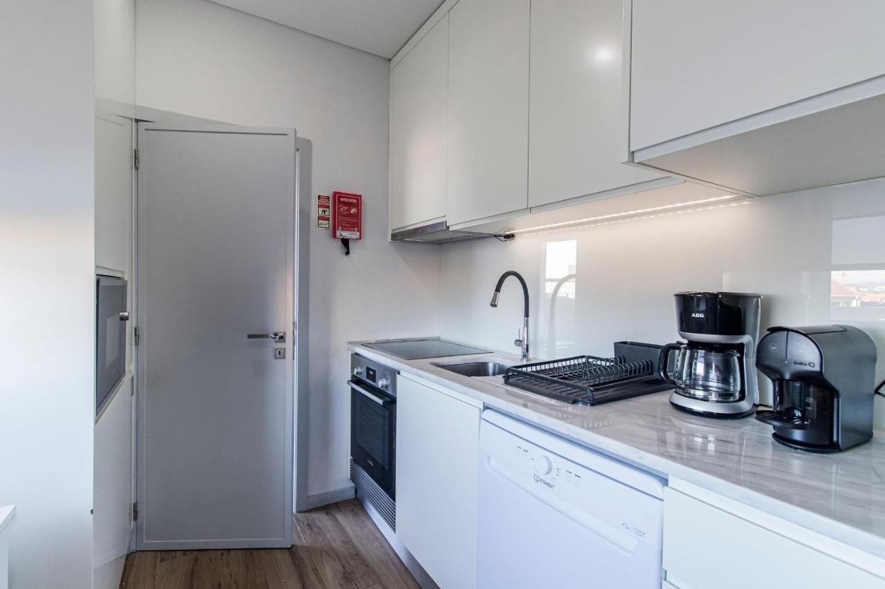 Downtown 1Br Apartment W/ Balcony By Lovelystay Porto Eksteriør bilde